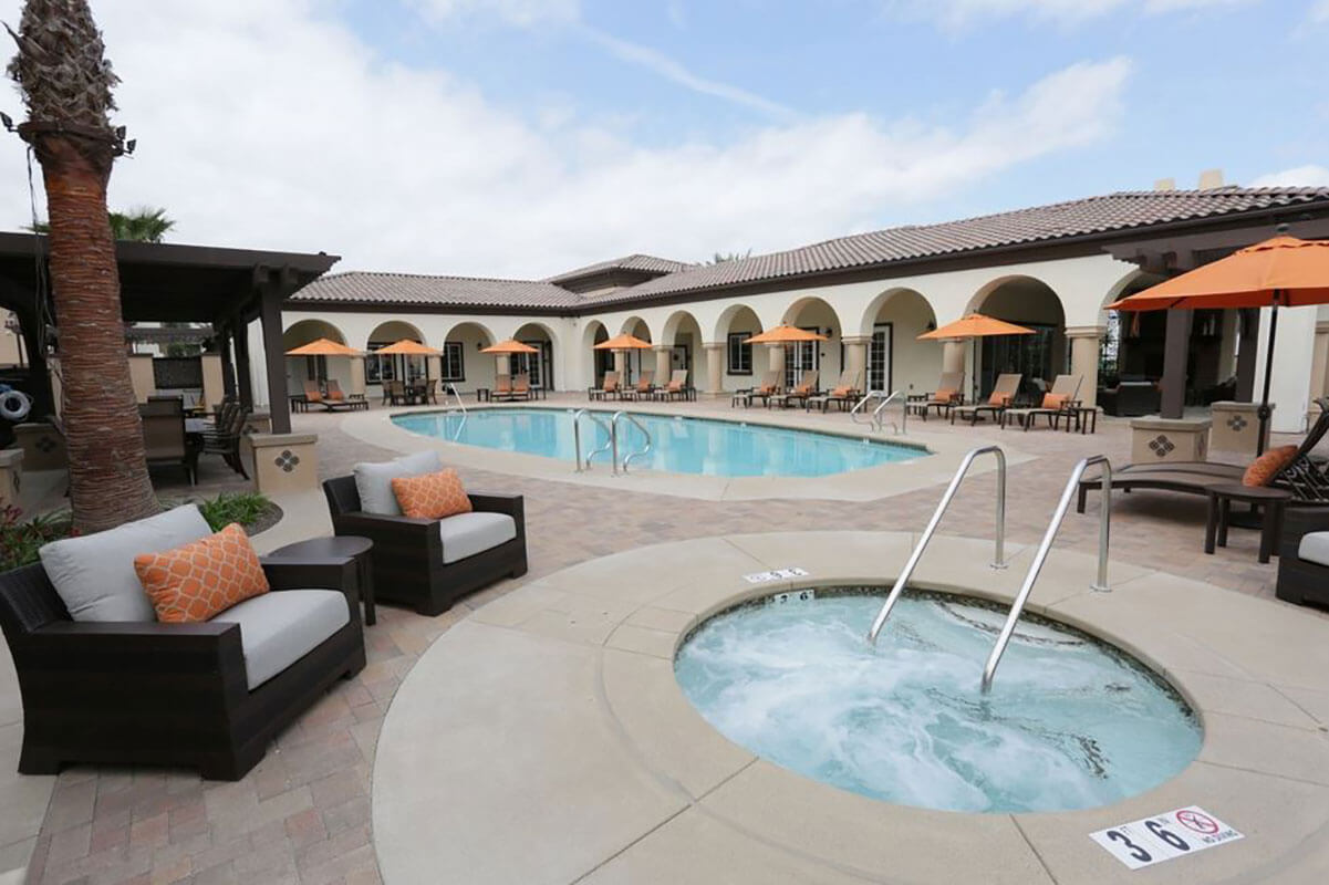 Resort-style Pool & Spa